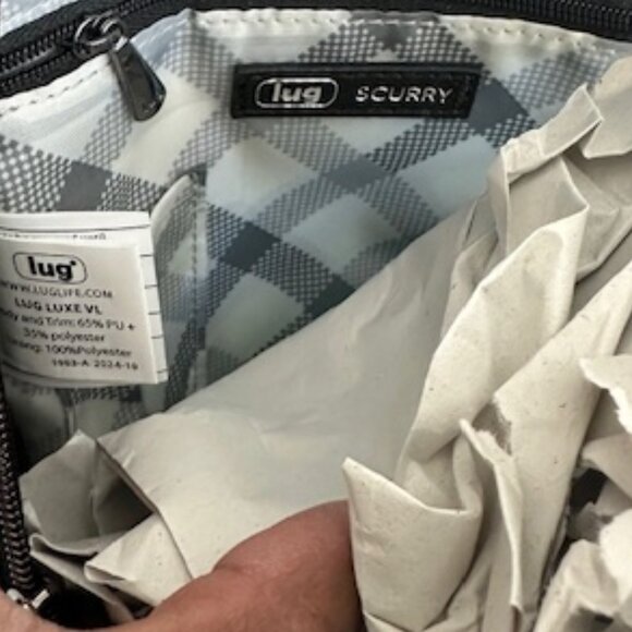 Lug Scurry Sling Bag – Matte Luxe VL Black, RFID, BNWT - Picture 4 of 5